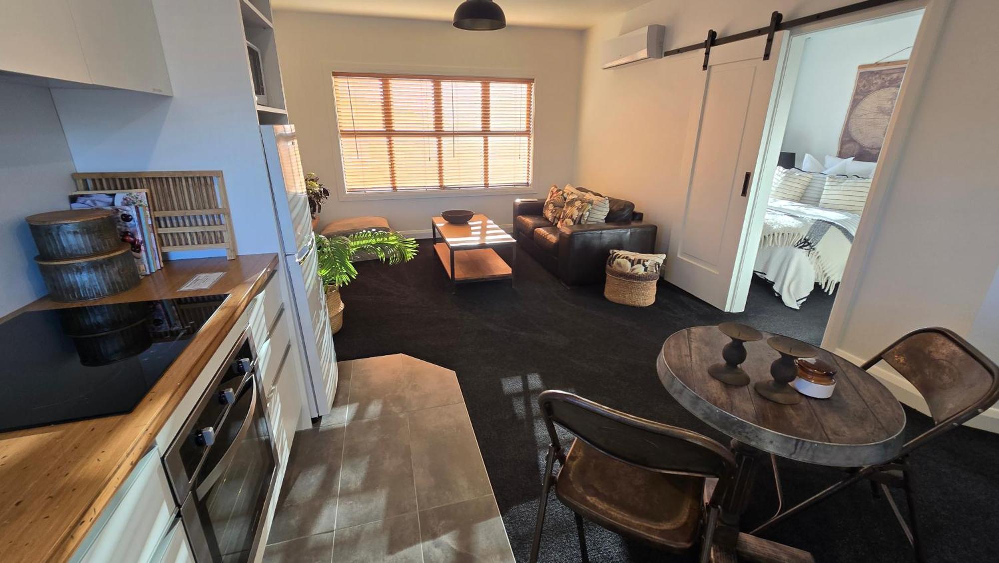 Apartment 2 - Haddin Court - Stunning Executive เบลนิม ภายนอก รูปภาพ